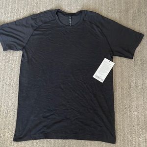 Lululemon men’s Metal Vent Tech SS
